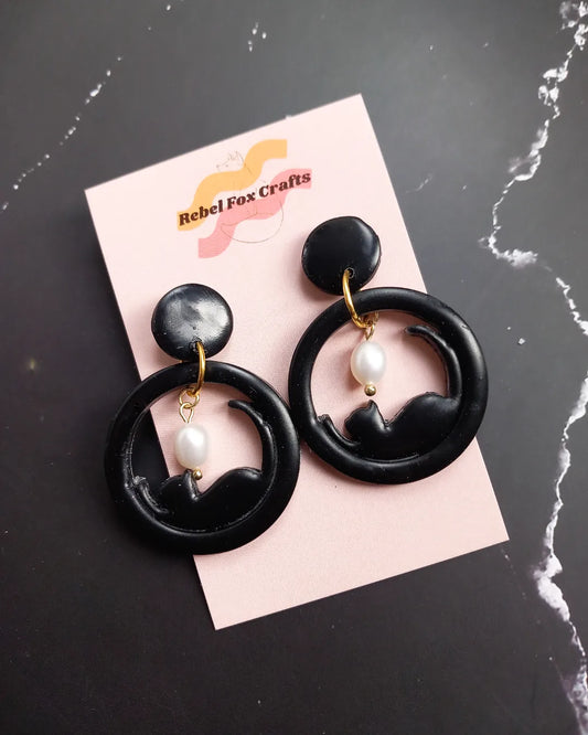 Black Cat Fresh Water Pearl Circle Earrings