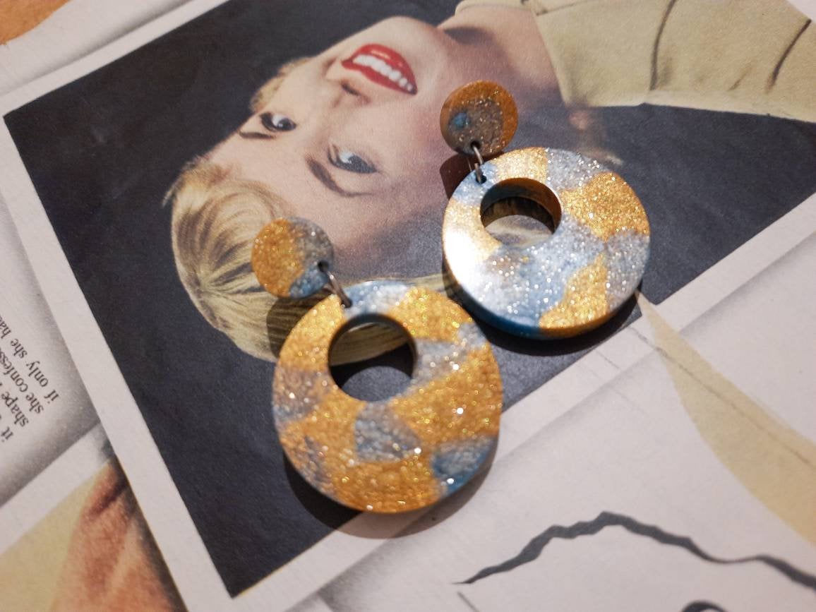 Vintage Retro Rockabilly Style Blue and Gold Glitter Ombre Circle Dangle Drop Stud Earrings