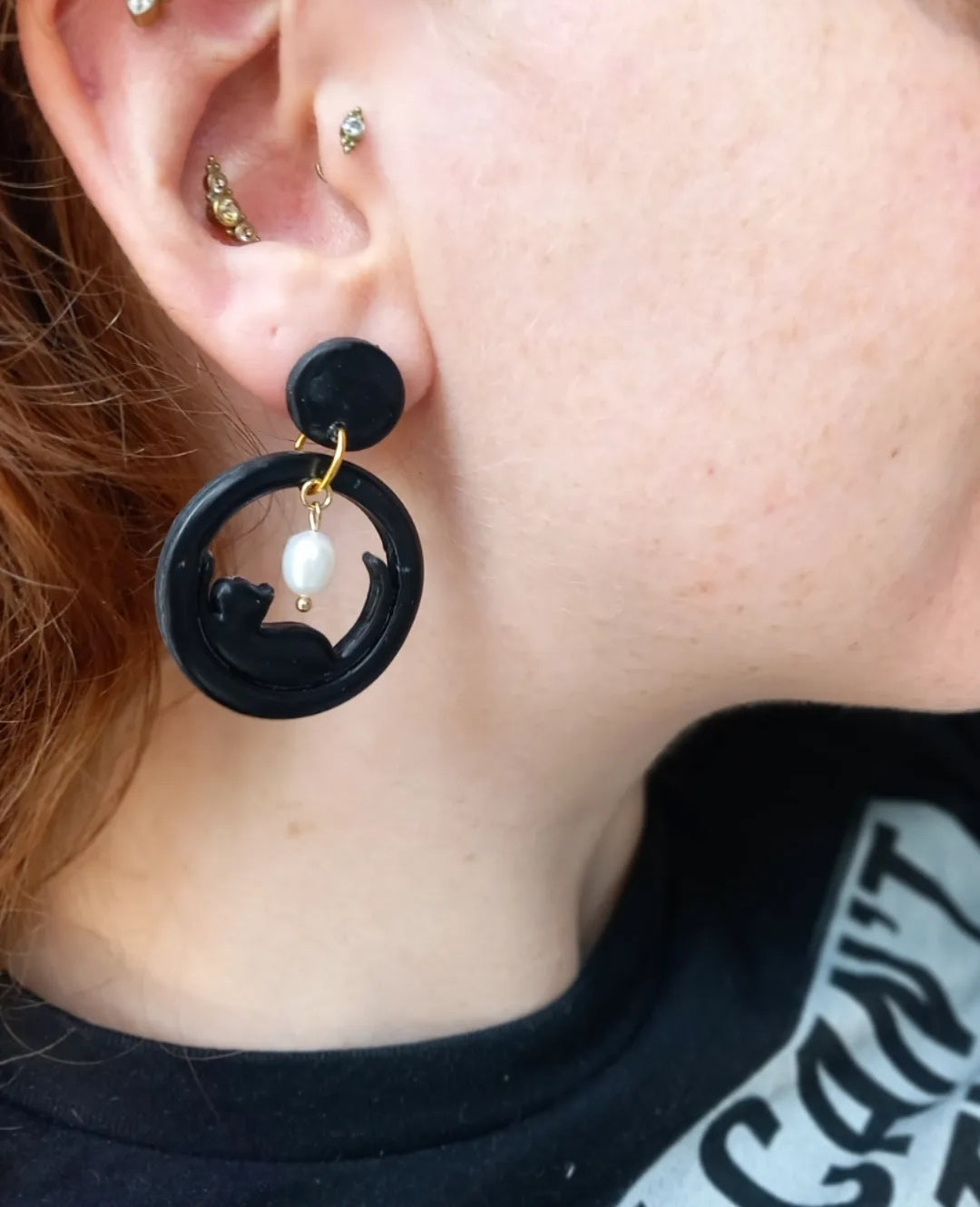 Black Cat Fresh Water Pearl Circle Earrings